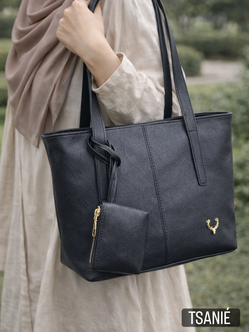 Ada benda yang nggak perlu banyak bicara. Cukup hadir, dan terasa pas..😁 (1)